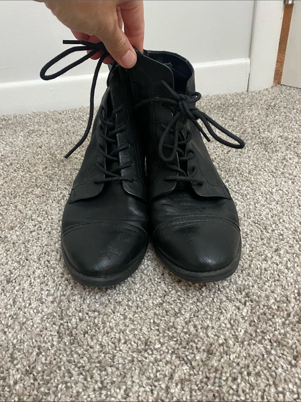 Comfortiva Black Leather Lace-Up Leather Ankle Boots